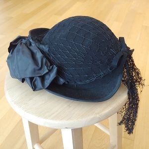 1930's vintage felt hat with bow and fishnet